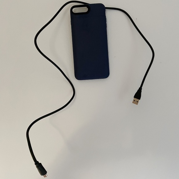 MOPHIE CHARGING CASE & CHARGING CASE - Picture 1 of 1